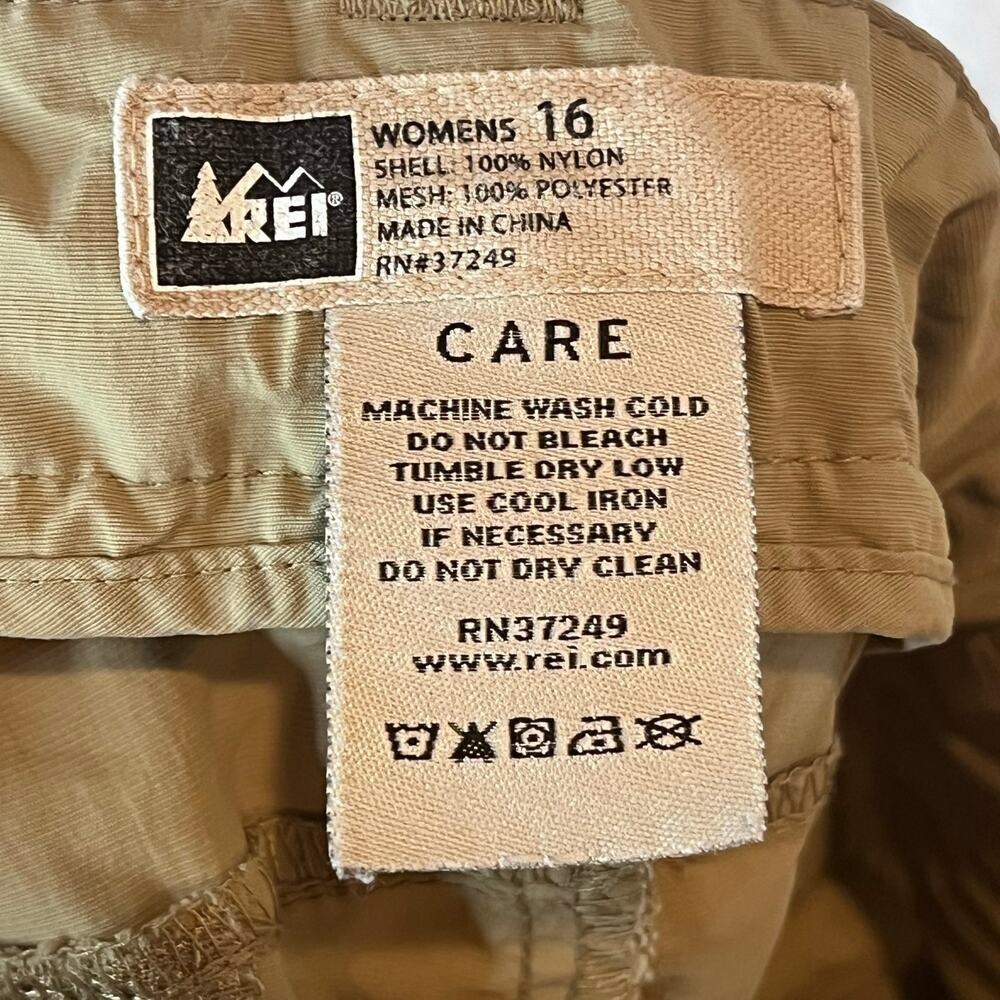 REI Sahara Cargo Hiking Shorts Khaki Tan Size 16 Nylon Utility (M738) - Picture 6 of 7